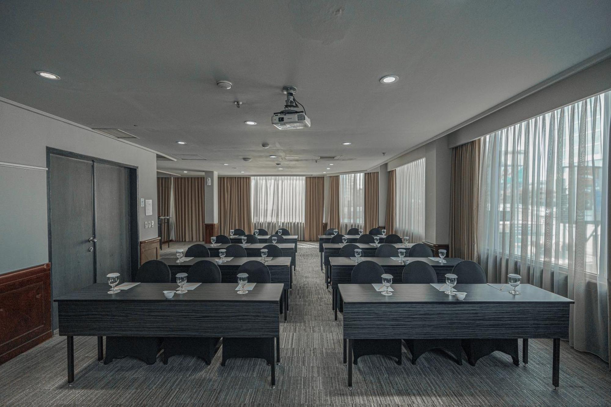 Hotel Kimaya Slipi Jakarta By Harris Exteriér fotografie